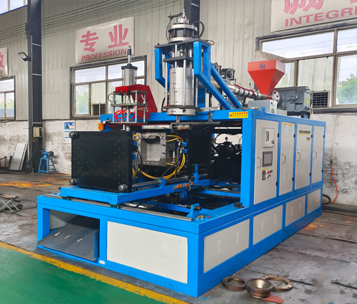 25、20升吹塑機1.jpg
